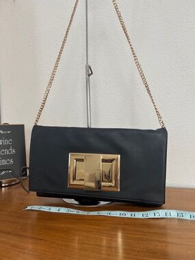 Big black clutch with chain GUC